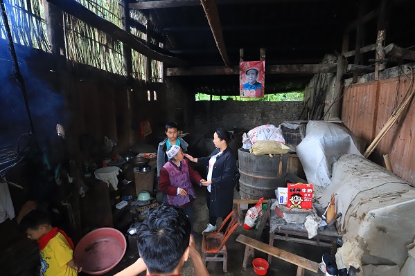 “六一微心愿，愛(ài)心暖童心”湘江電纜攜手村長(zhǎng)李銳愛(ài)心傳遞 點(diǎn)亮未來(lái)